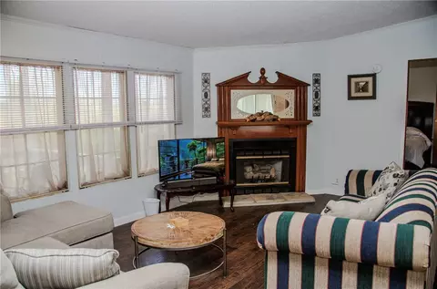 Living - 1792 Choctaw Ln, Harrison, AR 72601 photo 6 of 7