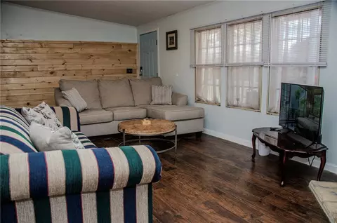 Living - 1792 Choctaw Ln, Harrison, AR 72601 photo 7 of 7