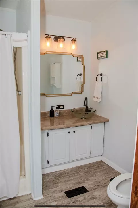 Bath - 1792 Choctaw Ln, Harrison, AR 72601 photo 5 of 5