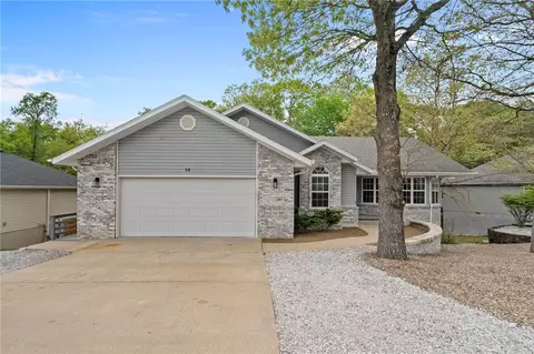 12 Lyndhurst Dr, Bella Vista, AR 72714