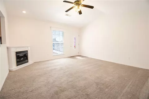 Living - 1615 N Spring Rd #23, Harrison, AR 72601 photo 3 of 4
