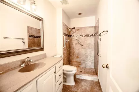 Bath - 1615 N Spring Rd #23, Harrison, AR 72601 photo 3 of 3