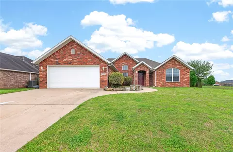 410 Coopers Farm Rd, Centerton, AR 72719