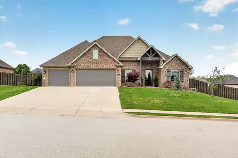121 Sicily Dr, Centerton, AR 72719