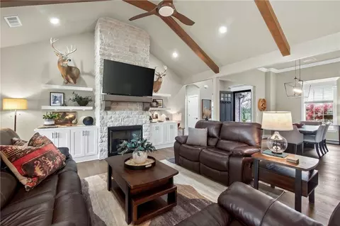 Living - 121 Sicily Dr, Centerton, AR 72719 photo 4 of 4