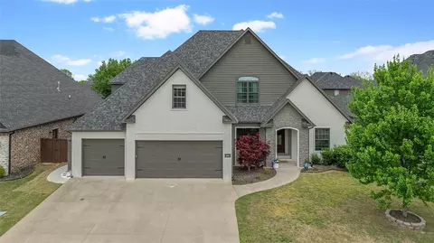 609 Hendrix St, Bentonville, AR 72712