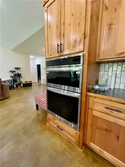 Kitchen - 10814 Hwy 60, Plainview, AR 72857 photo 6 of 8