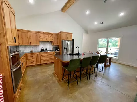 Kitchen - 10814 Hwy 60, Plainview, AR 72857 photo 1 of 8