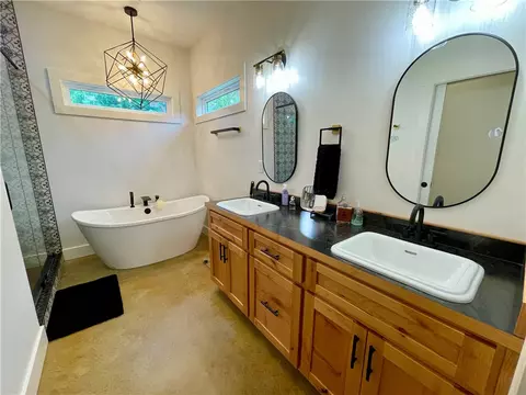 Bath - 10814 Hwy 60, Plainview, AR 72857 photo 3 of 5