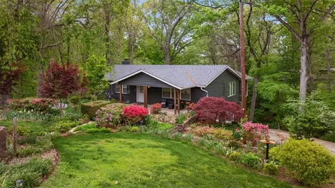 821 Lakeview Dr, Rogers, AR 72756