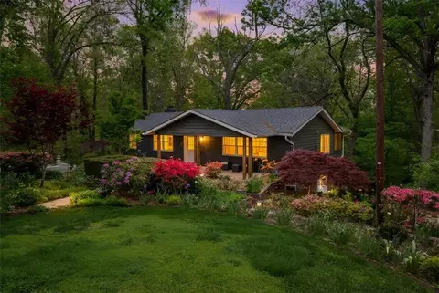 821 Lakeview Dr, Rogers, AR 72756