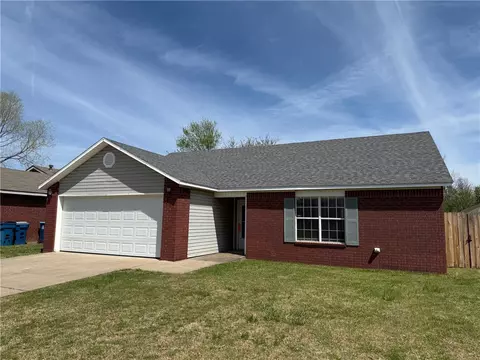 1103 Ryan St, Bentonville, AR 72712