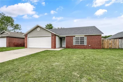 1103 Ryan St, Bentonville, AR 72712