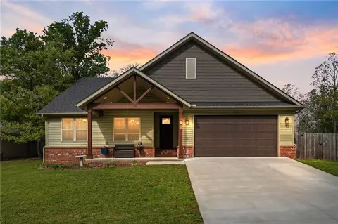 69 Ayr Dr, Bella Vista, AR 72715