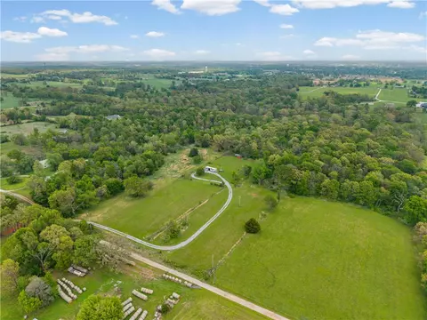 20611 Russell Corner Rd, Gravette, AR 72736
