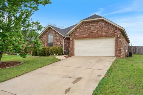 203 W Necessary Dr, Rogers, AR 72758