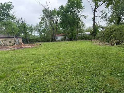 303 Easy St, Rogers, AR 72756