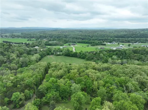 2465 Denton Ferry Rd, Cotter, AR 72726