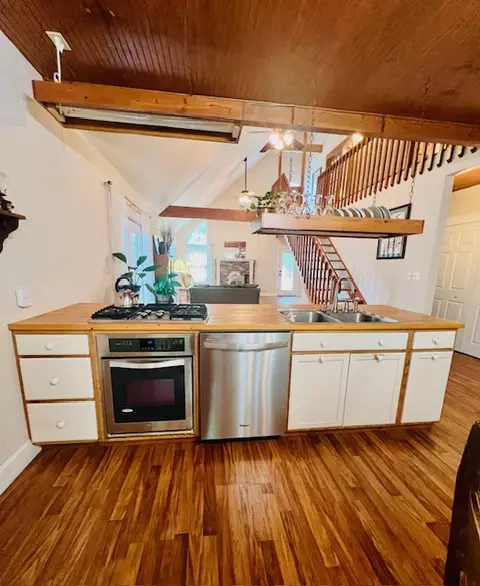 Kitchen - 162 Maple Ave, West Fork, AR 72774 photo 3 of 7