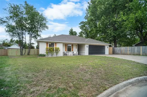 3715 W Rozell St, Rogers, AR 72756