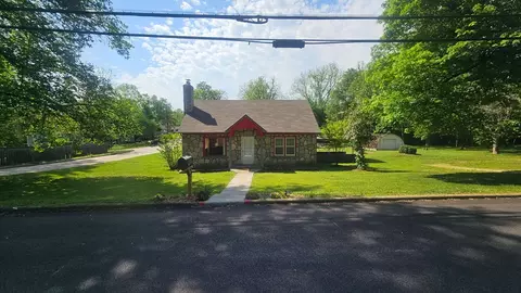 702 W Newman Ave, Harrison, AR 72601