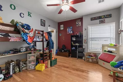 Bedroom - 21854 Floyd Moore Rd, Gentry, AR 72734 photo 3 of 6