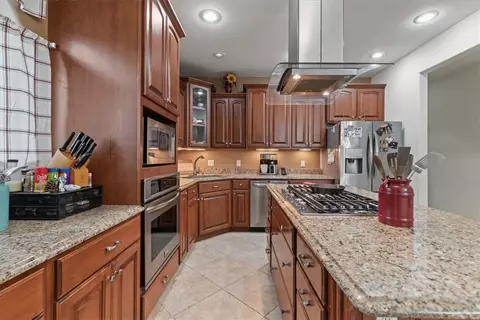 Kitchen - 21854 Floyd Moore Rd, Gentry, AR 72734 photo 2 of 3