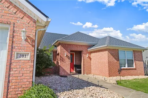 301 Beasley Dr, Centerton, AR 72719