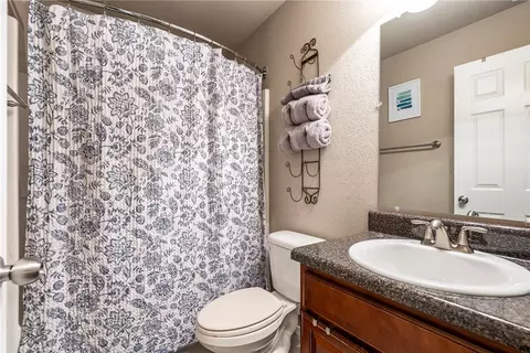 Bath - 2987 Willow Spring Ct, Springdale, AR 72762 photo 2 of 2