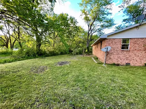 Exterior - 404 Michael St, Springdale, AR 72764 photo 8 of 15