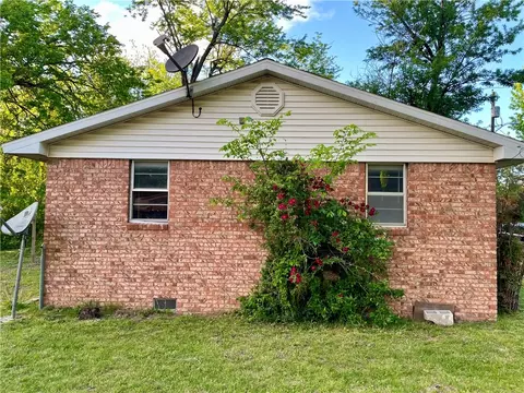 Exterior - 404 Michael St, Springdale, AR 72764 photo 7 of 15