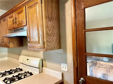 Kitchen - 404 Michael St, Springdale, AR 72764 photo 6 of 7