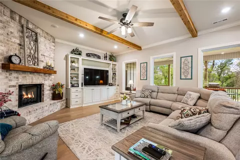 Living - 2880 Peck Rd, Pea Ridge, AR 72751 photo 2 of 2