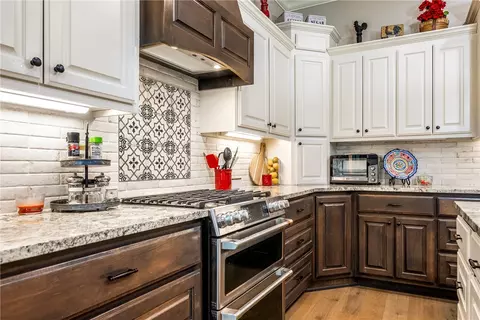 Kitchen - 2880 Peck Rd, Pea Ridge, AR 72751 photo 2 of 5