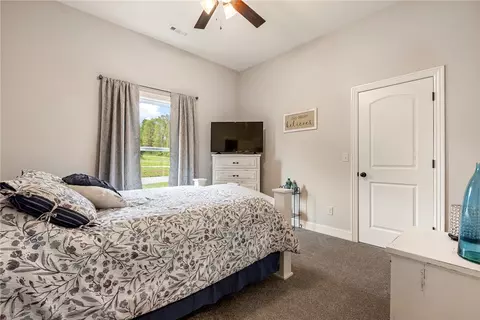 Bedroom - 2880 Peck Rd, Pea Ridge, AR 72751 photo 5 of 7