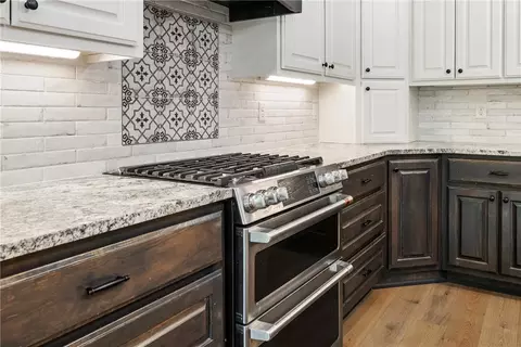 Kitchen - 2880 Peck Rd, Pea Ridge, AR 72751 photo 7 of 7