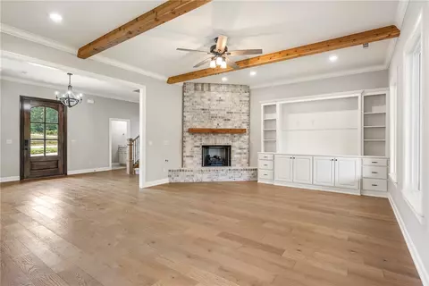 Living - 2880 Peck Rd, Pea Ridge, AR 72751 photo 3 of 4