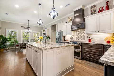 Kitchen - 2880 Peck Rd, Pea Ridge, AR 72751 photo 3 of 5
