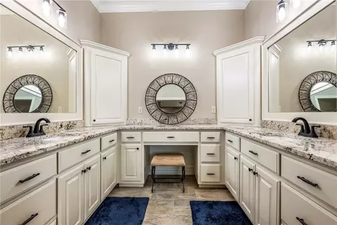 Bath - 2880 Peck Rd, Pea Ridge, AR 72751 photo 4 of 6