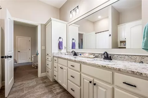 Bath - 2880 Peck Rd, Pea Ridge, AR 72751 photo 5 of 6