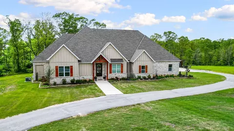 2880 Peck Rd, Pea Ridge, AR 72751