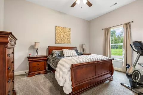 Bedroom - 2880 Peck Rd, Pea Ridge, AR 72751 photo 7 of 7