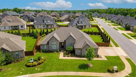 1600 Cherrie St, Bentonville, AR 72713
