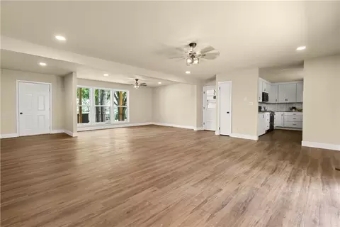 Living - 492 Cooper Dr, Harrison, AR 72601 photo 1 of 8