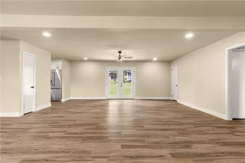 Living - 492 Cooper Dr, Harrison, AR 72601 photo 2 of 8