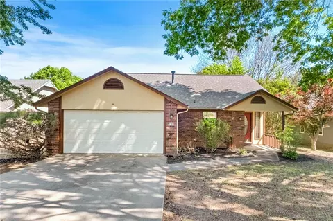 1398 E Amber Dr, Fayetteville, AR 72703