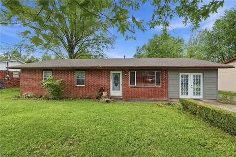 510 SE 10th St, Bentonville, AR 72712