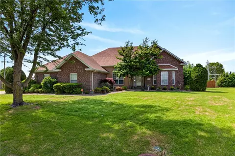 Exterior - 4752 Stonecrest Cir, Springdale, AR 72762 photo 6 of 11