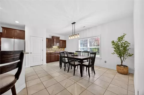 Dining - 4752 Stonecrest Cir, Springdale, AR 72762 photo 2 of 3