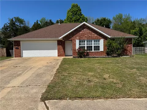 516 Stowers Ave, Elkins, AR 72727